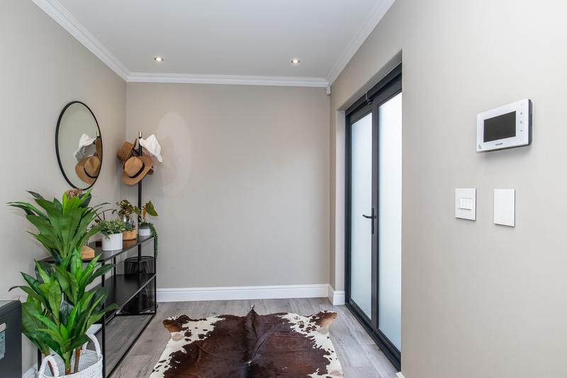 To Let 3 Bedroom Property for Rent in Constantia Western Cape
